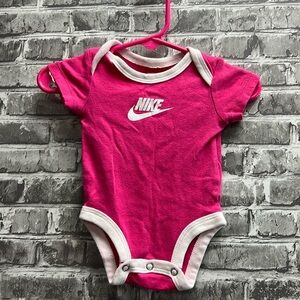 Nike‎